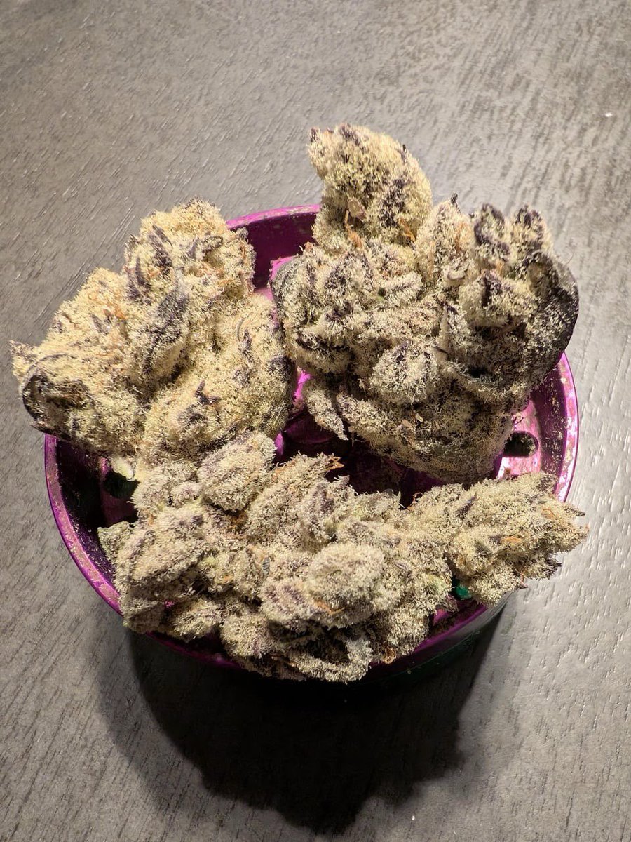 MenuSmokey76652's tweet photo. #Weed delivery in #Telford, Ludlow, #Hereford, Worcester, Kidderminster, Dudley, #Walsall, West Bromwich, #Solihull, Sutton Coldfield, Burton upon Trent, #Stafford, Cannock, Rugby, Nuneaton, #Tamworth, Redditch, Worcester, Malvern Hills, Peak District, Lake District https://t.co/ltU9tyHeZm