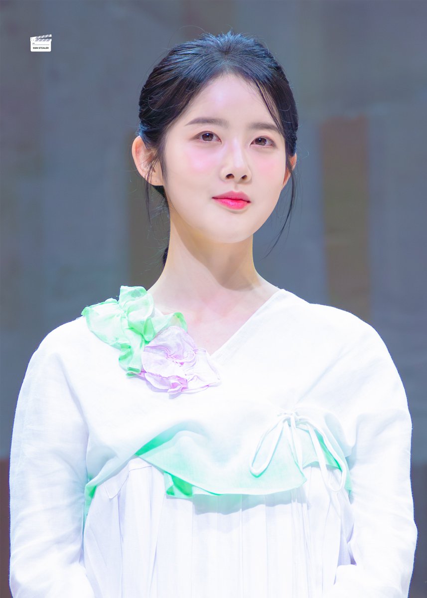 ssinstealer's tweet photo. 260711 서편제 커튼콜 시은 hq

#스테이씨 #시은 #STAYC #SIEUN
@STAYC_official https://t.co/D1pV3JlI8b