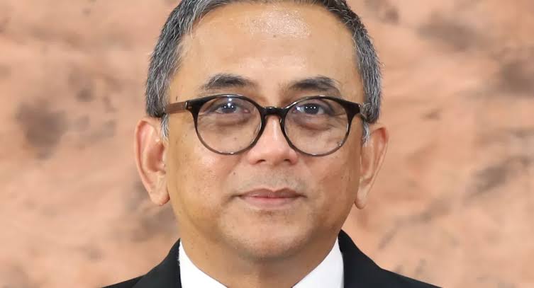bismillahyuk_'s tweet photo. 🚨 Sekjen Kementerian PU dikabarkan akan dimutasi ke Papua dan TURUN JABATAN jadi STAFF 🤯🤡

Sekjen KemenPu sebenarnya "orang baik" tapii dapat tekanan dari Menteri PU (Papi Dody), &amp; terutama dijadikan tameng dalam kasus tersebarnya surat dinas Papi Dody ke NY bersama keluarga. https://t.co/PZiqtEGLlB