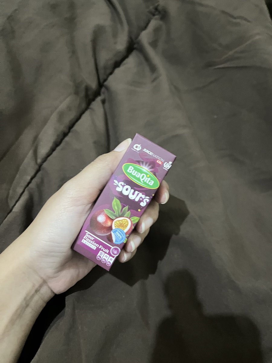 taurealf's tweet photo. Penemuan liquid enak (1)

Buaqita passionfruit (left)
Foom sour punch (right) https://t.co/so5tNaDGnC