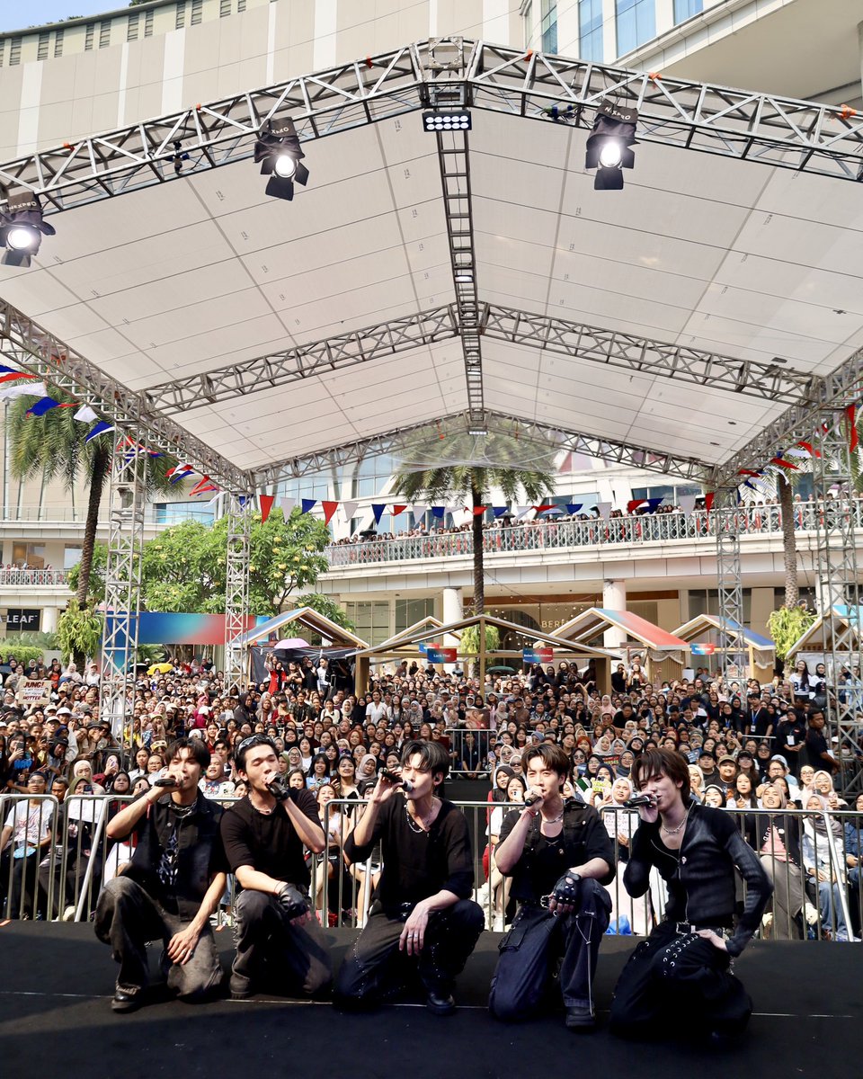 Central Park Mall tweet media