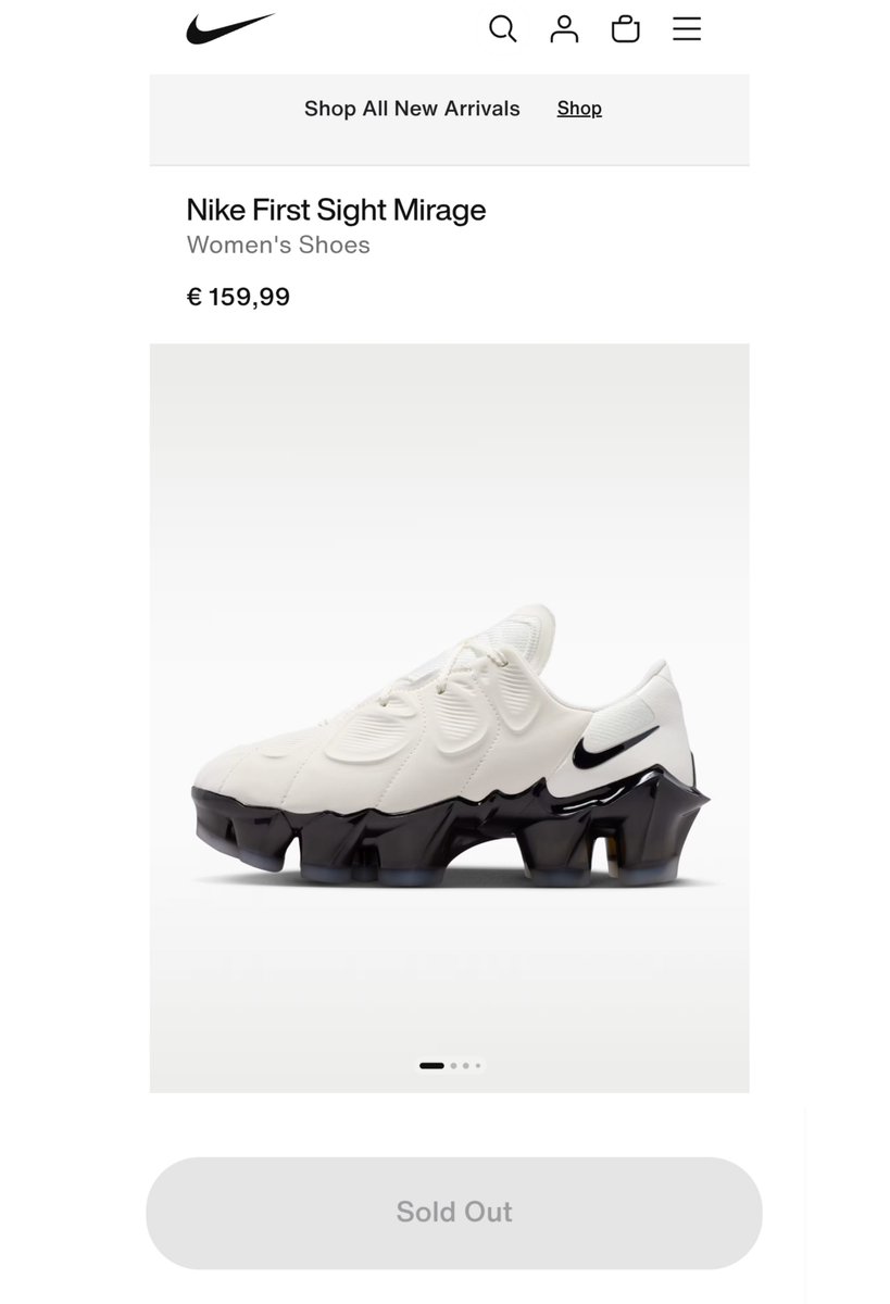 Lalisaloudx90's tweet photo. The First Sight Mirage shoes That Lisa wore are completely sold out and her O Thongthai Blue Agate Swoosh Ring is out of stock too!
LALISA SOLD-OUT QUEEN 👑 https://t.co/UX20PQ4dk4