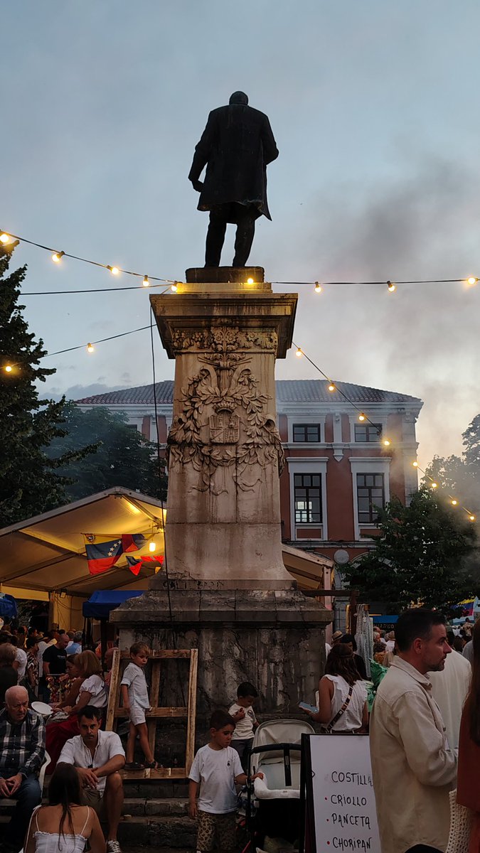 villacolombres's tweet photo. Precioso fin de semana de Feria de Indianos en la excepcional Villa de Colombres.
#feria #indianos #colombres #ribadedeva #asturias #cantabrico
https://t.co/6JKEo5aoS8 https://t.co/TarnFiZCbo