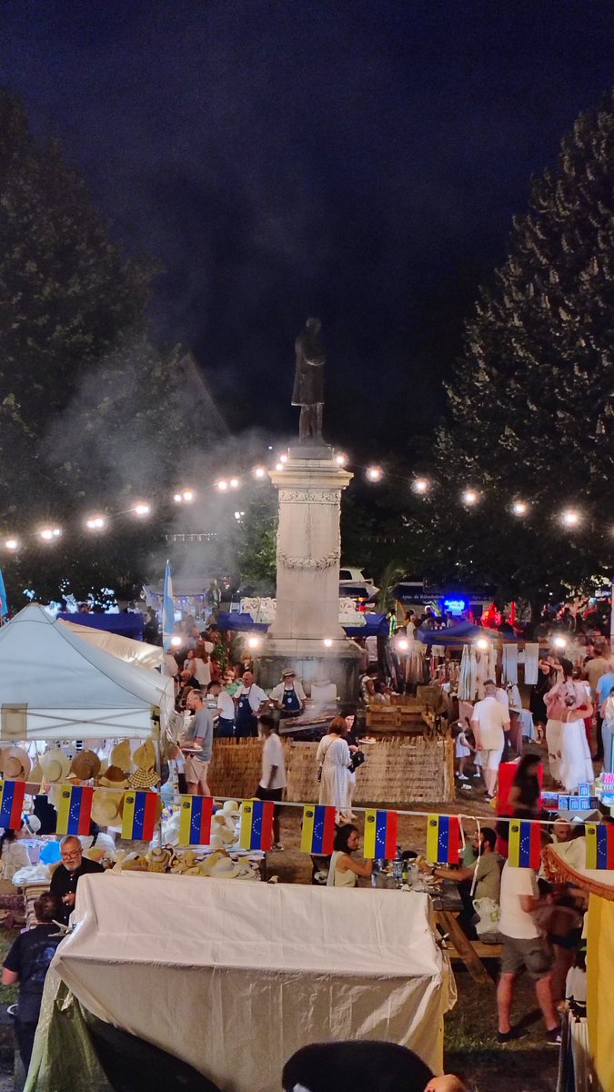 villacolombres's tweet photo. Precioso fin de semana de Feria de Indianos en la excepcional Villa de Colombres.
#feria #indianos #colombres #ribadedeva #asturias #cantabrico
https://t.co/6JKEo5aoS8 https://t.co/TarnFiZCbo