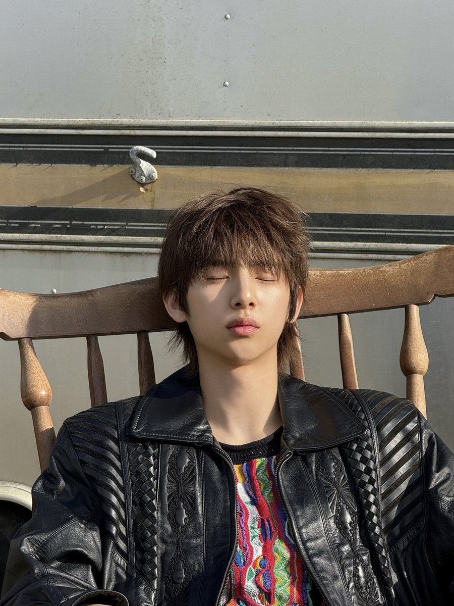 juhoontwt's tweet photo. juhoon’s prettiest look for acai actually https://t.co/jgxY1uJXDx