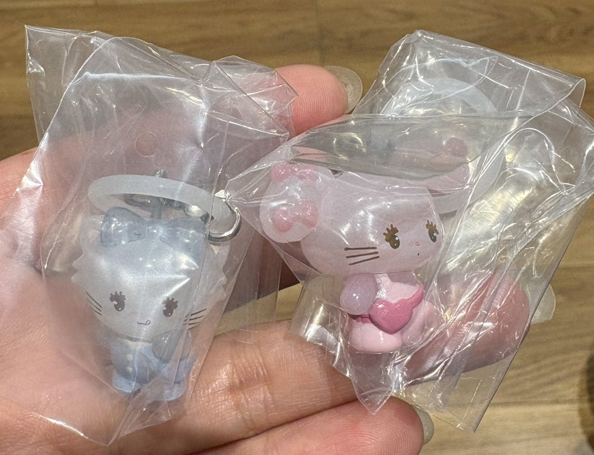 りな tweet media