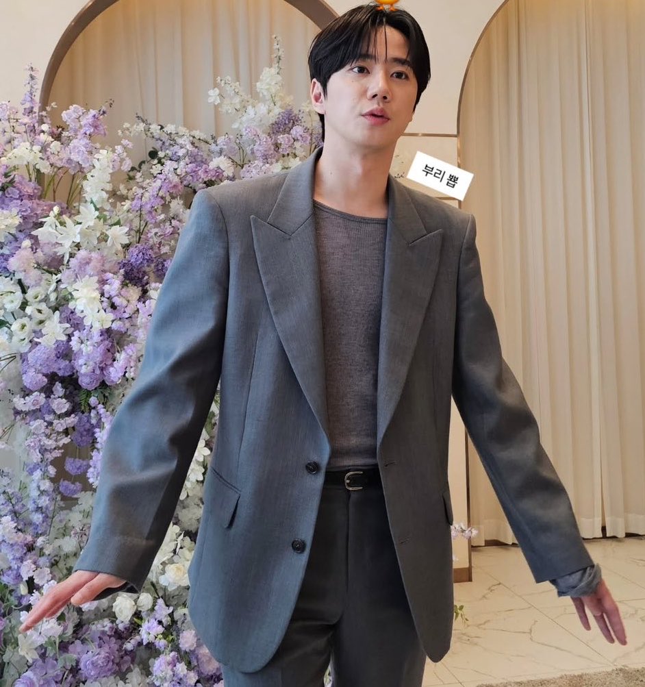 1eejun0_love's tweet photo. 부리 뿁 나오는거 너무 병아리야🐥💕 https://t.co/fnWxNb7hbr