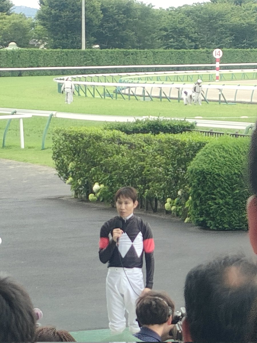 UmaWinGo's tweet photo. スマホカメラでコレが近づいて撮れた田辺の限界 https://t.co/qQdOldfmKg