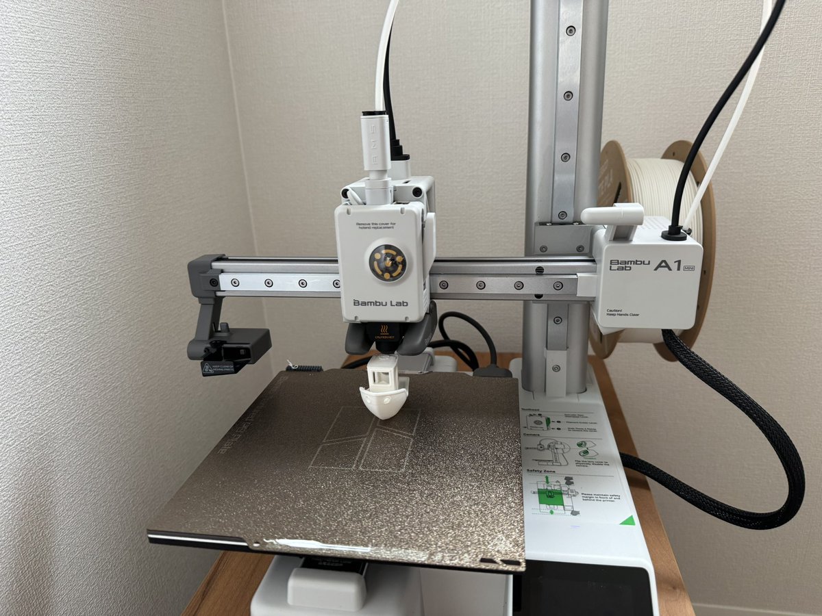 okky_eng's tweet photo. 最初の印刷までこぎつけた https://t.co/2jPTnGzzUH
