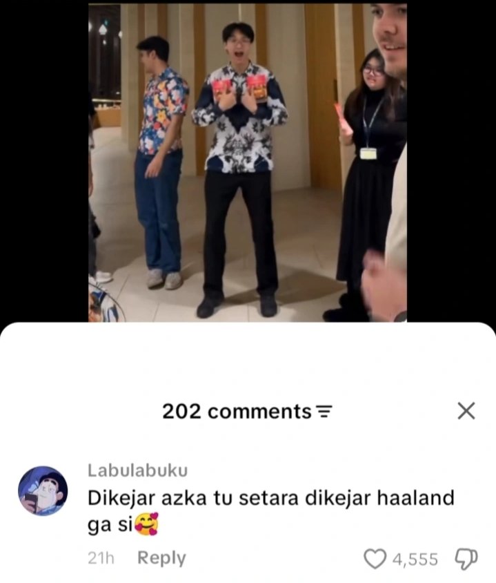 brzdyi's tweet photo. nyembur ngakak banget azka 🤝 haaland 😭 https://t.co/ISlYdm70yv
