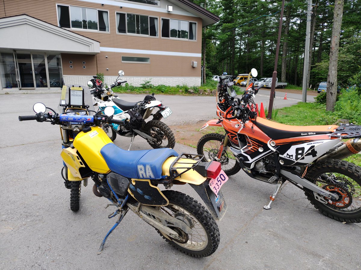 winkingroadster's tweet photo. 14:15 無事ゴール！
RA125、なんぼぶん投げてもなかなか壊れんバイクだなほんとに😘
今回、最年少参加者で、最高齢バイクだったのでは🤔

湯の丸高原ホテル様のご厚意でコマ練参加者はゴール後の入浴サービス！
さっぱりしました😊

#コマ練中部 https://t.co/EMohk3EFsH