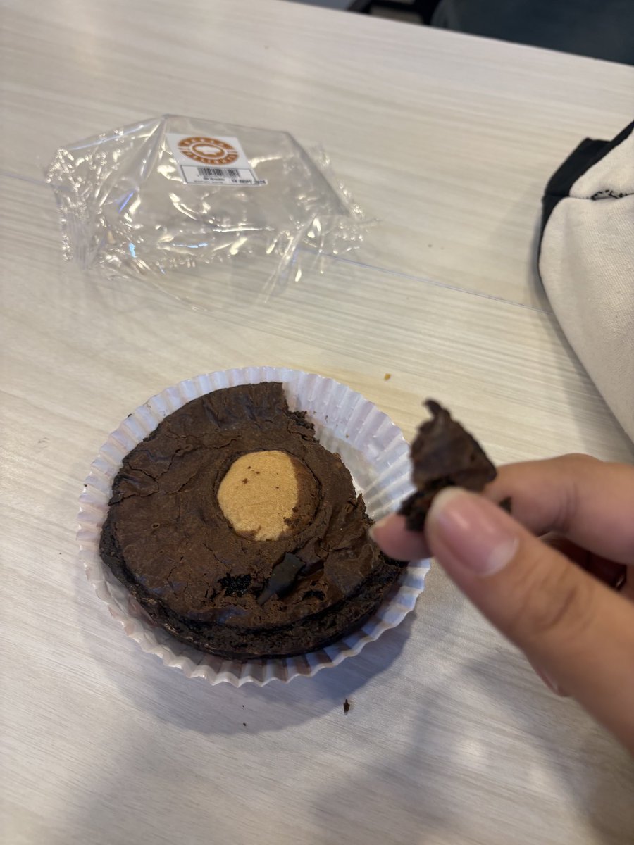 c2litres's tweet photo. brookie hoarder forever 🤤 lawson hates to see me coming https://t.co/KPea6roAG3