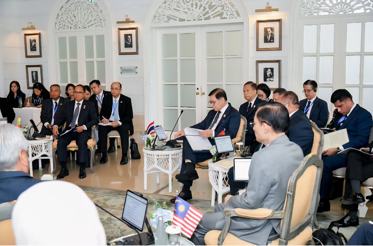MayWongST's tweet photo. So it begins. #Myanmar regime foreign minister Tin Maung Swe in his 1st talks with his @ASEAN counterparts as a group. This somewhat lifts ban regional group had placed on not having Myanmar FM &amp; leader attend talks since #coup. Myanmar has failed to fully implement 5-point plan https://t.co/V5CvNODrs1