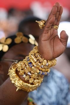 United_Africanz's tweet photo. African Kings don't wear gold stolen from other continents; they own the gold they wear. Never forget that Africa doesn't need the world. The world needs Africa 🌍 https://t.co/4ZKkL37qFO