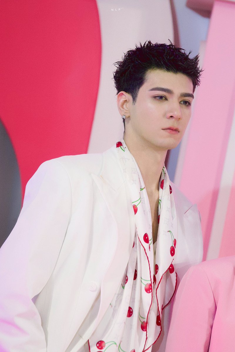 nooklepper's tweet photo. เชอร์รี่ หล่อมากครับ 

#ErwinATLAS https://t.co/nw2vp8bwsa