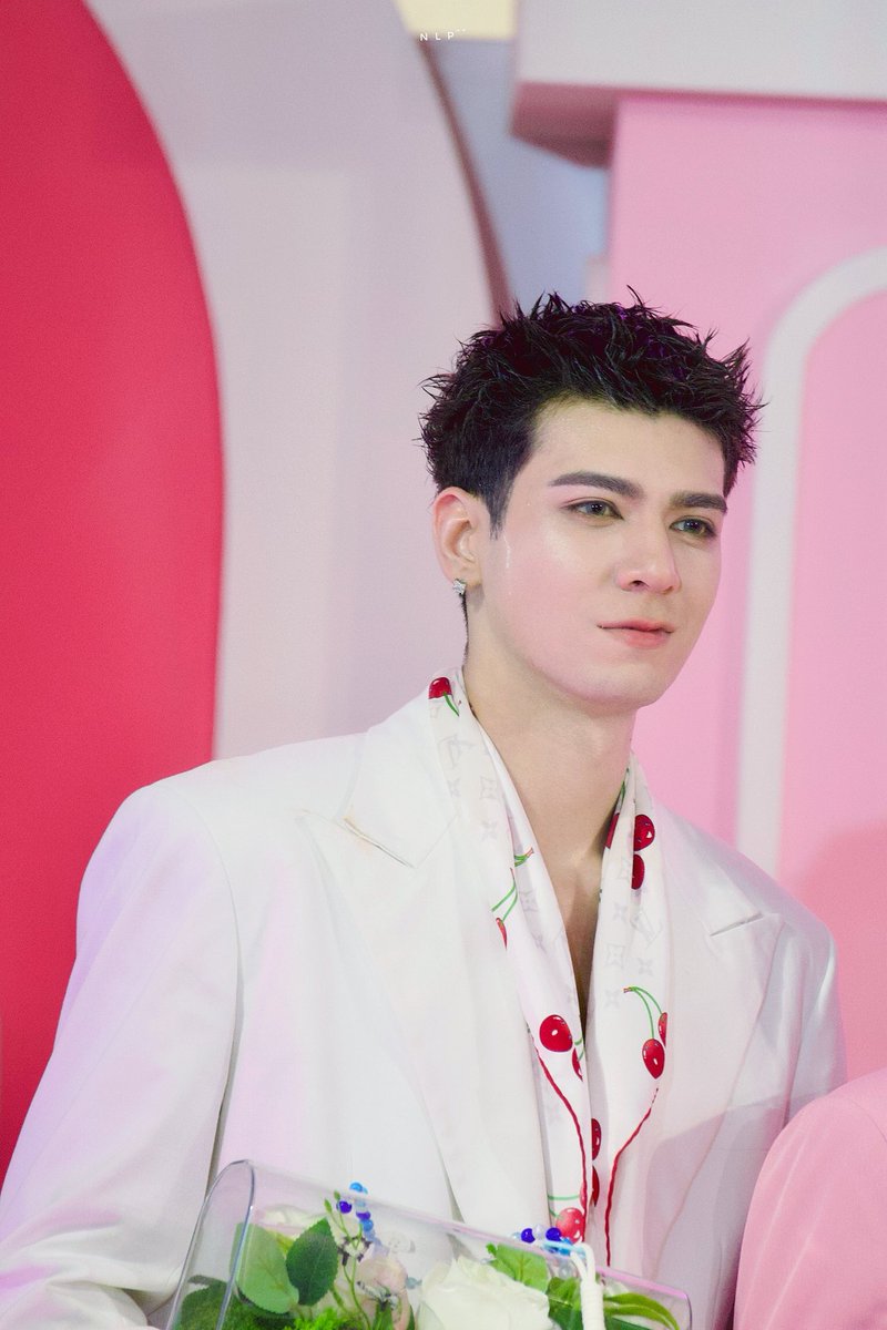nooklepper's tweet photo. เชอร์รี่ หล่อมากครับ 

#ErwinATLAS https://t.co/nw2vp8bwsa