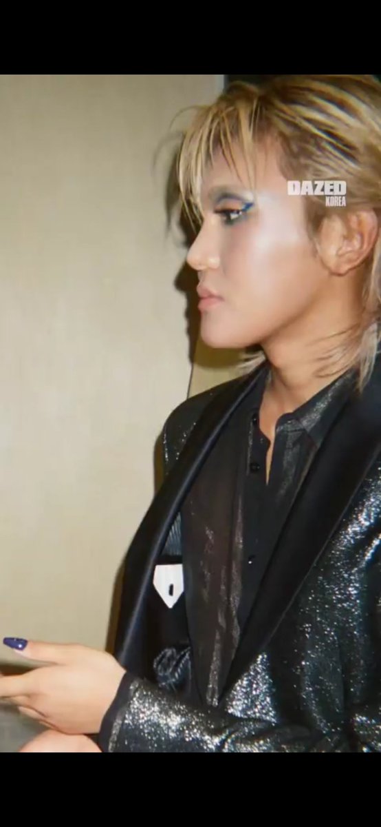 tmthrhr's tweet photo. 어떻게 그룹 전원한테 보위가 느껴지는 거임 tlqlf https://t.co/wJ01ekEG3z
