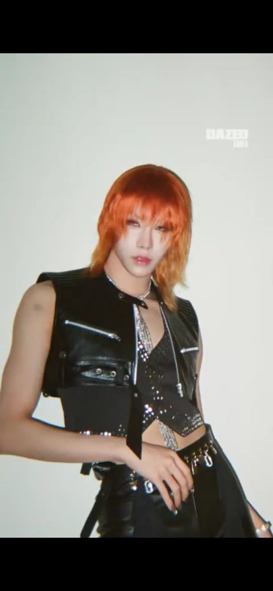 tmthrhr's tweet photo. 어떻게 그룹 전원한테 보위가 느껴지는 거임 tlqlf https://t.co/wJ01ekEG3z