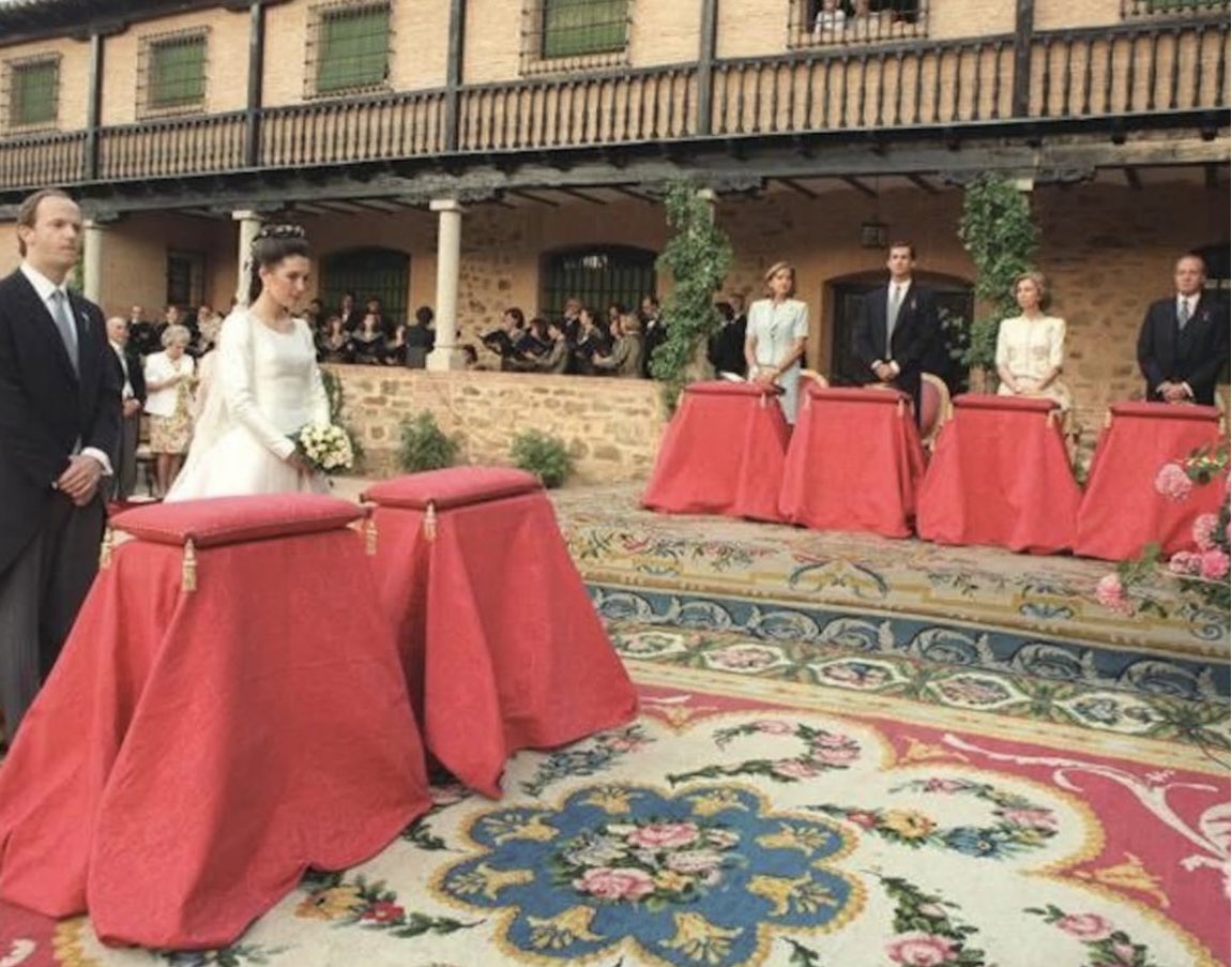 DatiuSalvia's tweet photo. 30 años del enlace de la Princesa D. Maria de Borbón-Dos Sicilias con el Archiduque Simeón de Austria. https://t.co/FedY04z8AY