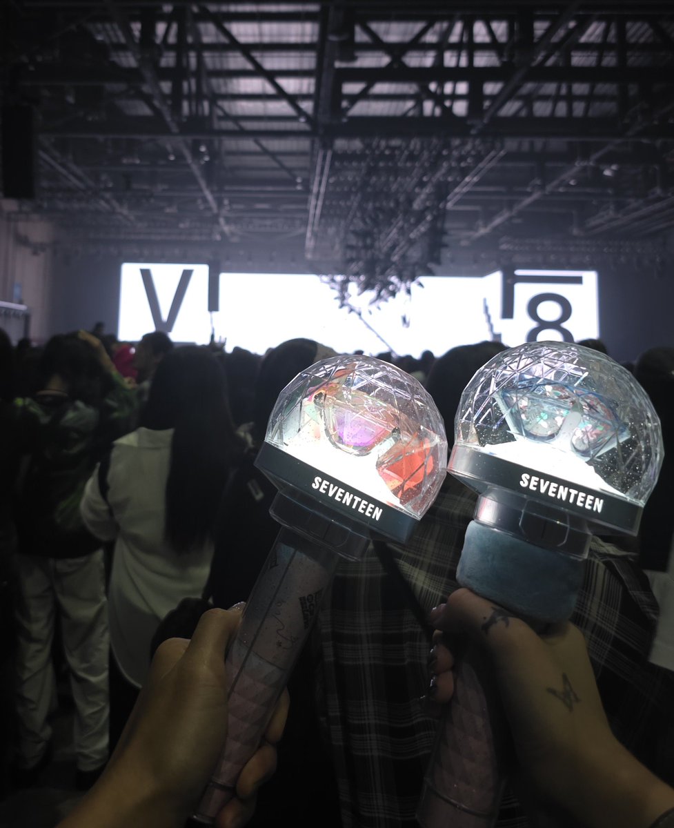 chebalcar's tweet photo. 260712 V8 day 2 ✨️ https://t.co/qM6nbrTqzK