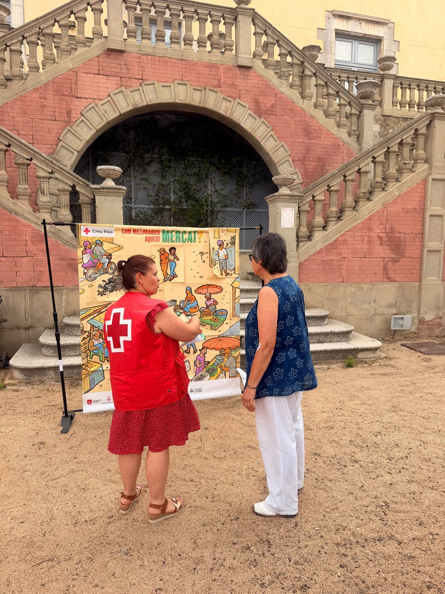 CreuRojaTdM's tweet photo. Ahir, vam dur a terme el joc "Com milloraries aquest mercat?" 
Una activitat de sensibilització lligat al projecte de cooperació internacional de la Creu Roja a Maputo (Moçambic), que diferents ajuntaments, entre ells el de Torroella de Montgrí, han ajudat en la seva financiació. https://t.co/etHLNyiIQW