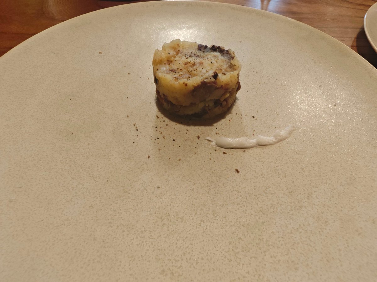 Hartmann13_'s tweet photo. 佐渡 La pagode 発酵とか石窯料理とか流行りの要素と佐渡ローカルの要素が噛み合ってて、個人的には今年行ったレストランで一番満足度高かった https://t.co/OvxyugSjli