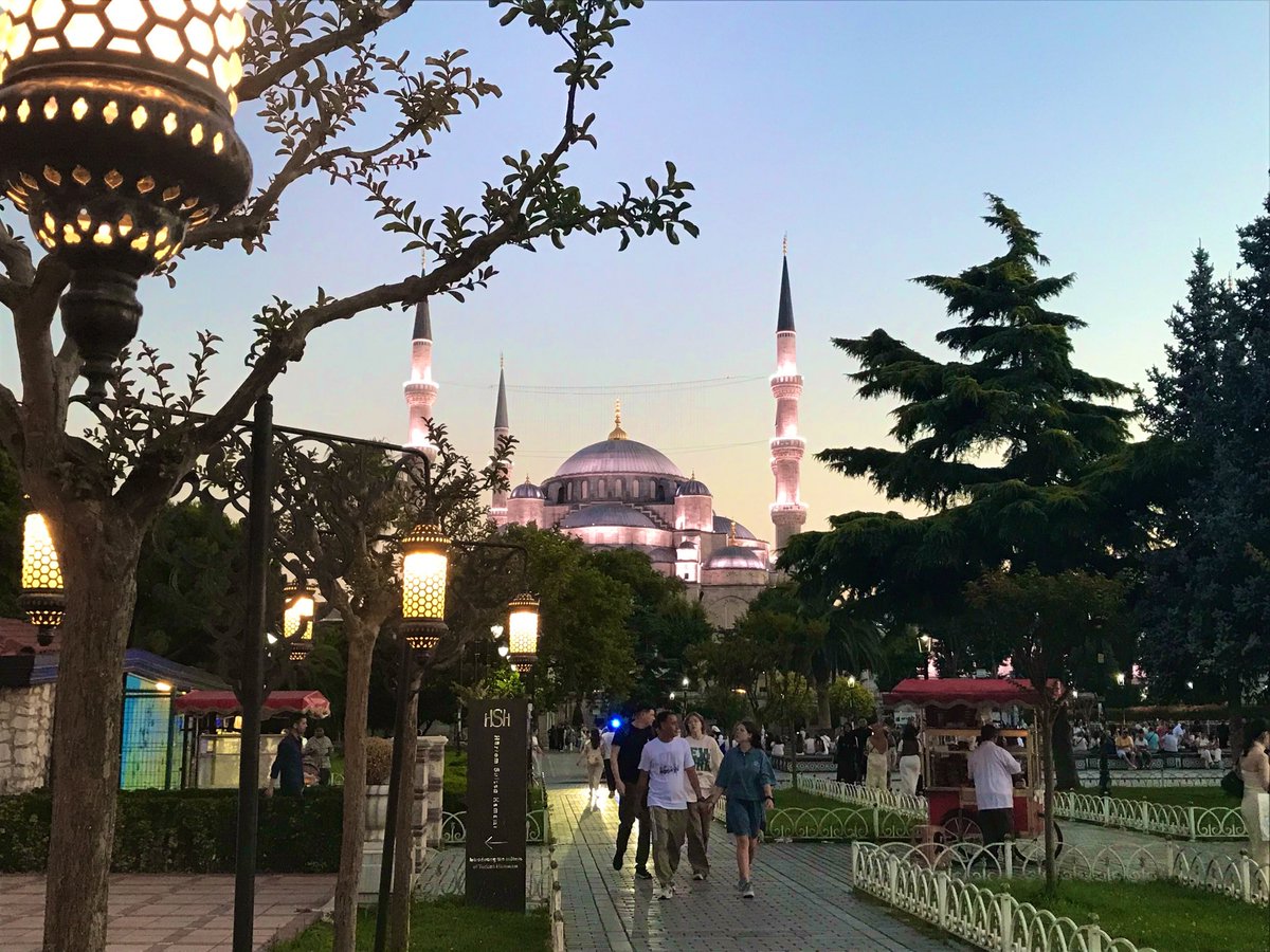 ytaybuga's tweet photo. @CevatGne8 🤝☕️
#Günaydın.🌞 
Değerli Dostum.
Sevgili Cevat bey.
Sevdiklerinizle.
Sevgi tadında.🥰 
#BirPazarGünü.🚲🎻🎼
#GeçirmenizDileğimle.🤲
İşiniz Gücünüz Rast Gelsin.
Güzel Yüreğiniz.💛❤️
Yorgunluk Görmesin.🤲
Her Şey Gönlünüzce Olsun.
Selam Saygı ve Sevgiyle.
🇹🇷💫🍃🌼🌺🍃💫🇹🇷 https://t.co/T7sofj65Tb