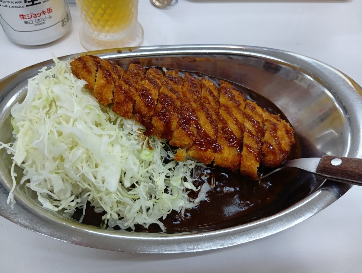 hhh_diary's tweet photo. ゴーゴーカレー初訪♪

ロースカツカレーを注文。

濃いめのルーとキャベツが美味しい。 https://t.co/lre0KQlrX5