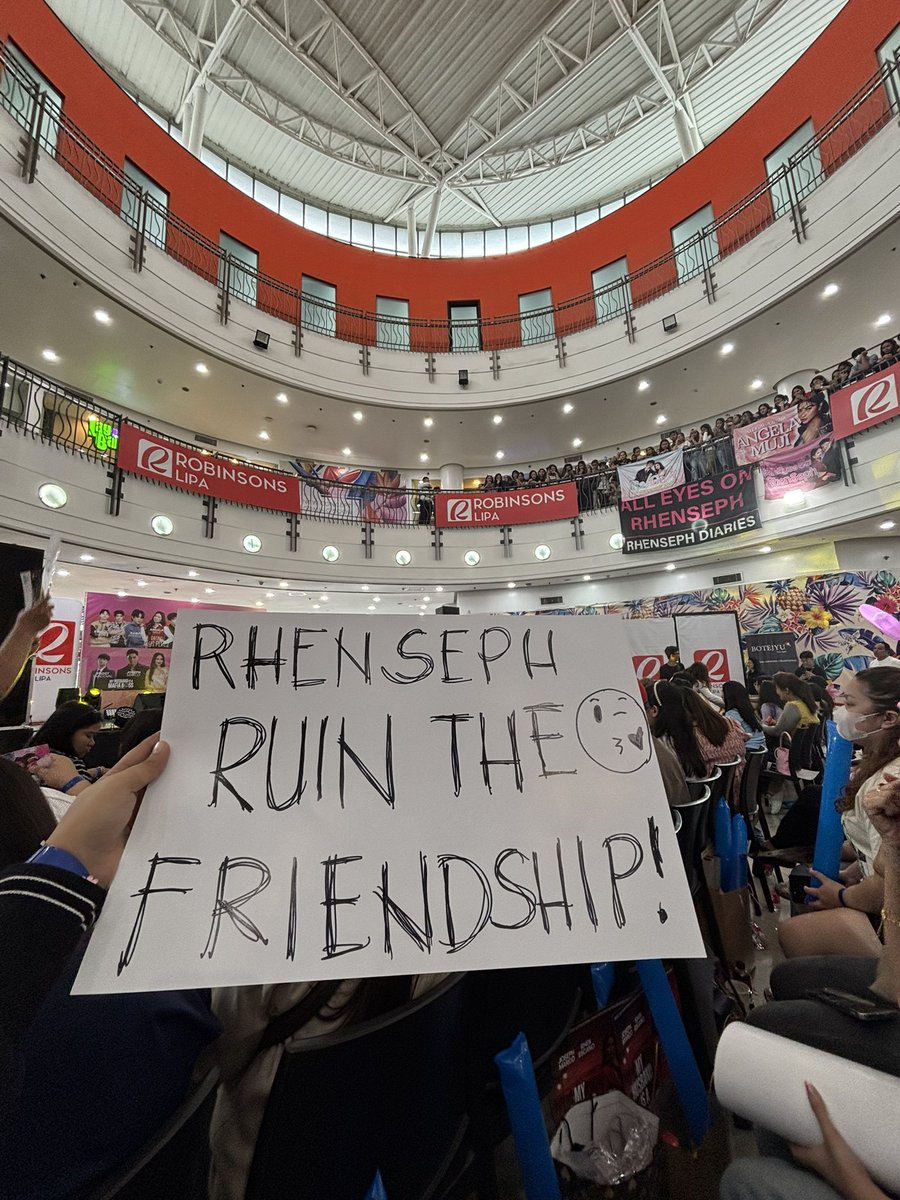 MaskelsNiJusep's tweet photo. sana ma-choose

LIFUN WITH RHENSEPH
#RhenSephInRobLIPA https://t.co/q0k8JgwHHK