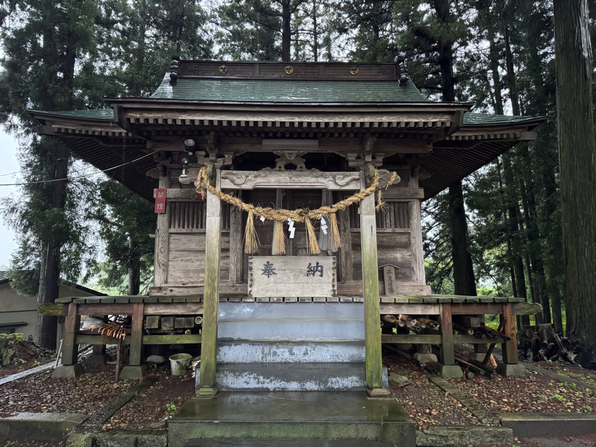 Mengjiang1936's tweet photo. 藤原秀衡による勧請により建立と伝わる熊野神社(東北歴史博物館では新熊野神社と表記)   御神体が懸仏の阿弥陀如来像らしい https://t.co/aC3GlcfZQG