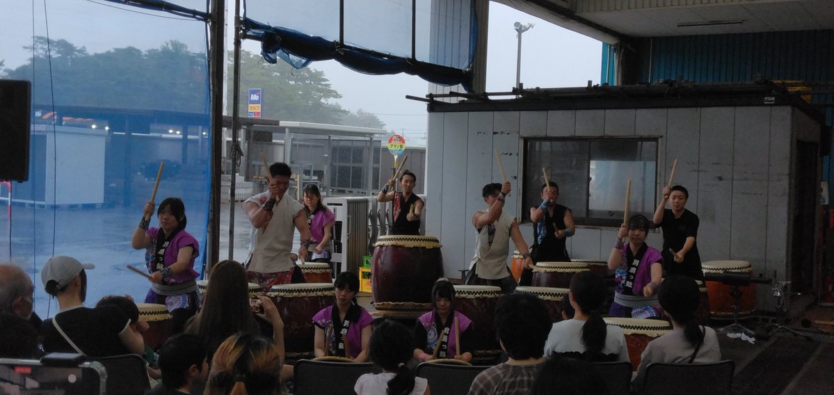 yasuhiro_5145's tweet photo. スーパーセンターアマノ男鹿店の
園芸側出入口付近で太鼓演奏を
披露している男鹿っ鼓です。①
2026.07.12 
#太鼓演奏 
#男鹿っ鼓 
#スーパーセンターアマノ男鹿店 
#男鹿市 https://t.co/vrfNC18r48