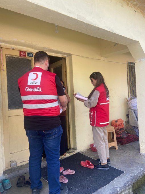 FatmaMericYlmaz's tweet photo. Her hanenin, her ailenin hikâyesi birbirinden farklı… 🏠

Bu yüzden ekiplerimiz önce sosyal incelemelerini titizlikle gerçekleştiriyor, ihtiyaçları yerinde tespit ediyor. Ardından emanet edilen bağışları, gerçekten ihtiyaç duyulan yere, özenle ulaştırıyoruz. #SensizOlmaz https://t.co/iwqJisOUyK