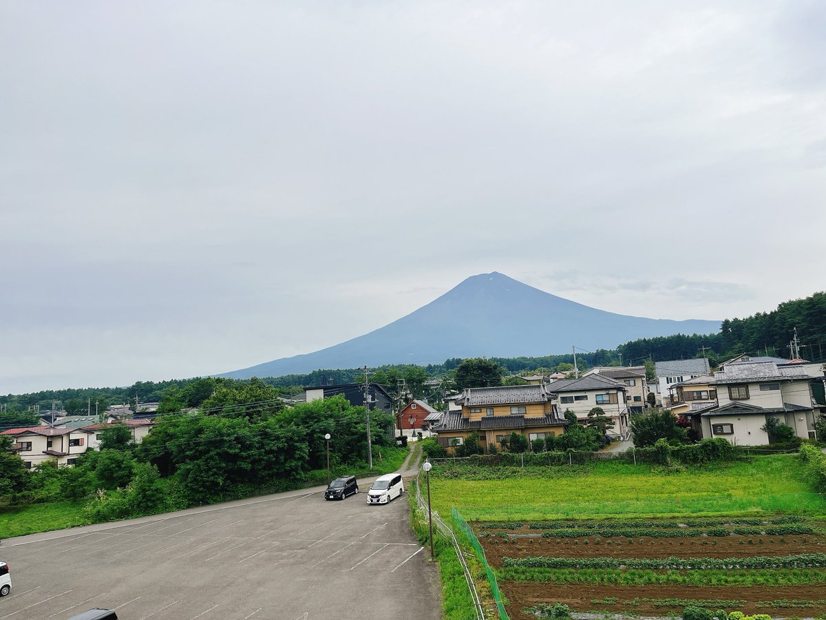 373_tmt's tweet photo. 本日のお宿✌️ᐕ)
部屋から富士山見えるｩ❣️🗻˖ ࣪⊹ https://t.co/evlMQWILQg