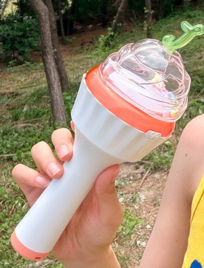 pplearbor's tweet photo. 조이가 뉴만봉 실물 보여줌 생각보다 더 귀여운데 https://t.co/Vwqh46lug1