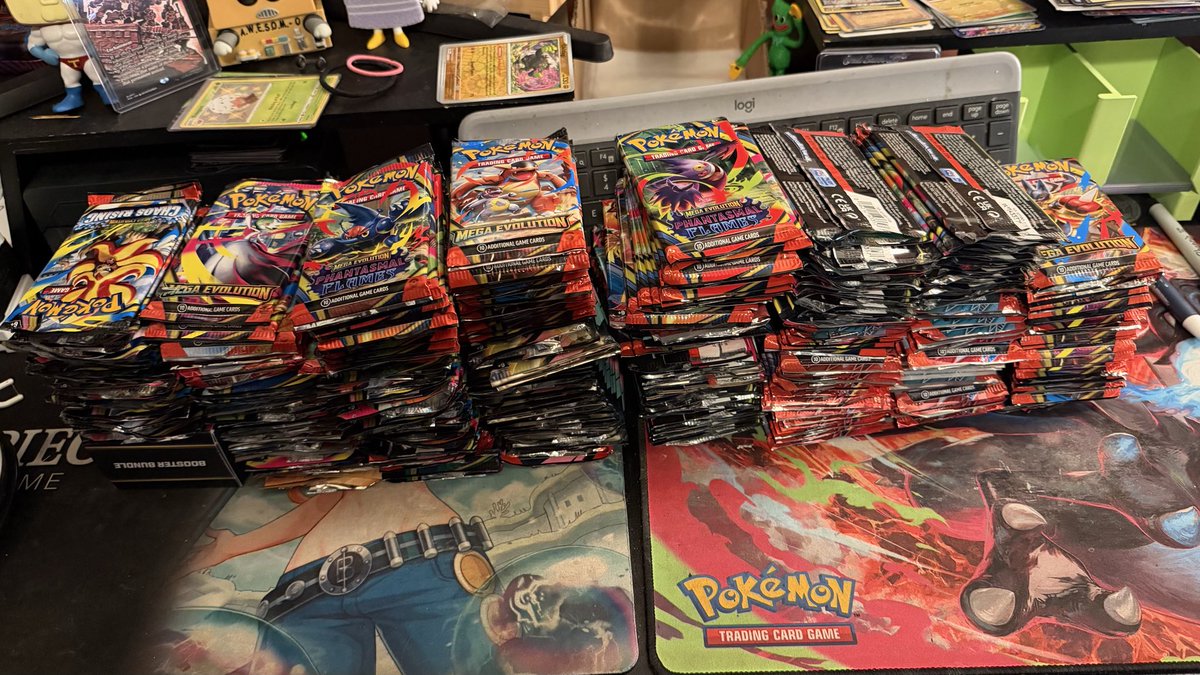 ALpez420's tweet photo. I was asked if it was too late too pick up bulk….

My answer… it’s never too late 

Will we find any goodies in here?!? https://t.co/aKjZvMoSSc