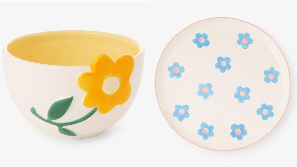 fashionpressnet's tweet photo. アフタヌーンティー・リビング“手描き風”の食器、花柄プレートやストライプマグカップ - https://t.co/oqINTAn2Cn https://t.co/rmJgErg7Yi