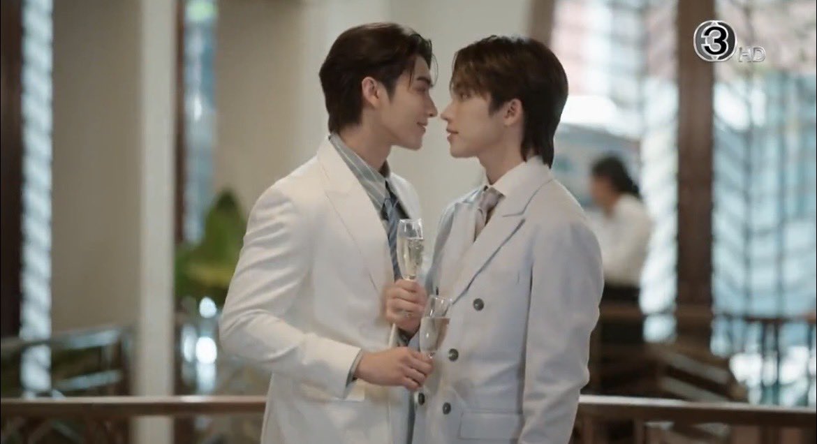 StarStory1881's tweet photo. 📝 EP10 📸 22 🌇💗💗🌃

Crazy Love MooMoo Final EP
#พี่ฟากชอบเธอมู่ตอนจบ https://t.co/H6oY9Mq4pv