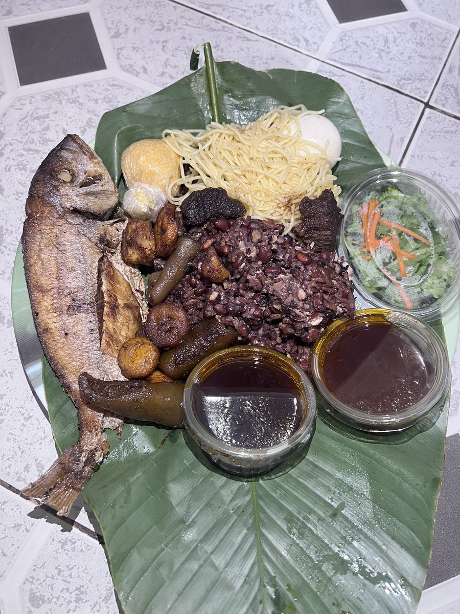 Efyakimora's tweet photo. Waakye date, Sunday special ❤️

The whole Kumasi, Ghana 🇬🇭 the best place to eat Waakye.
📍@WaakyeAbrantie at Patasi https://t.co/BPJV6cZ0FG