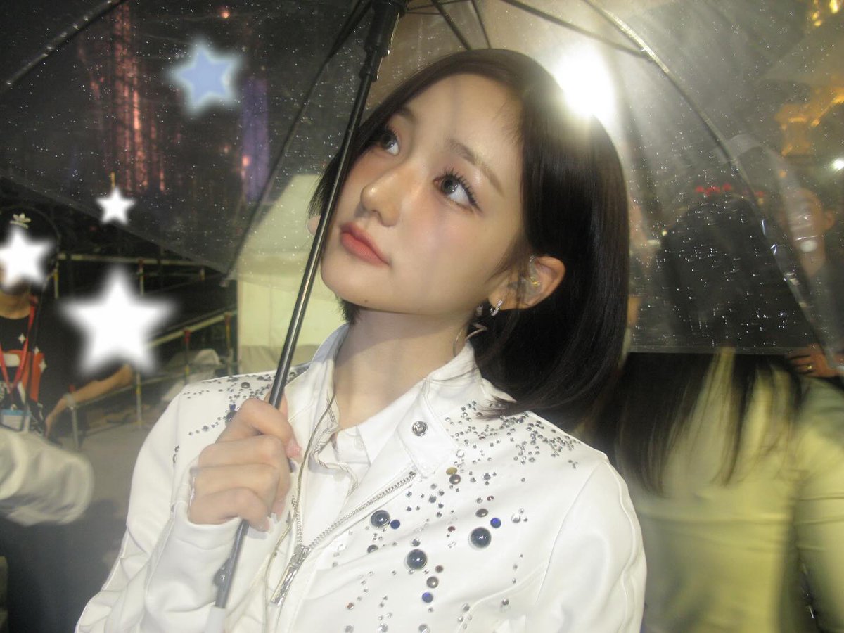 kiiikiiizip's tweet photo. 🤍👓☂️🖤

#KiiiKiii #키키
#JIYU #지유 https://t.co/cCLrrBu8CK