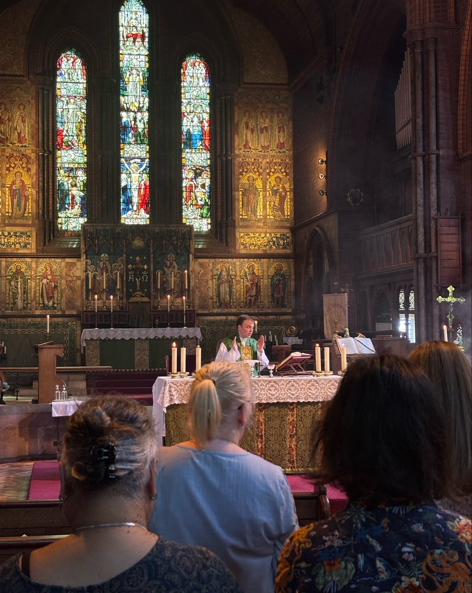 StMarksNoelPark's tweet photo. Today was Fr Duncan’s first Sunday Mass as our new Priest-in-Charge! It was wonderful to be joined by so many to welcome our new parish priest. Thanks be to God! https://t.co/ZUCCJpa8l2