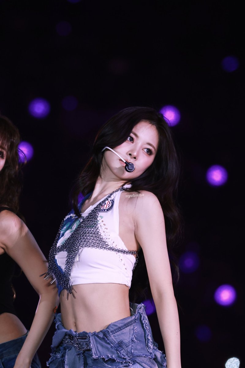nyubiutw's tweet photo. 260712 트와이스 THIS IS FOR 앙콘 쯔위
今天是帥氣子子！
#트와이스         #TWICE         #トゥワイ 
#TZUYU #쯔위 #子瑜 #ツウィ https://t.co/1VmrsrLP2q