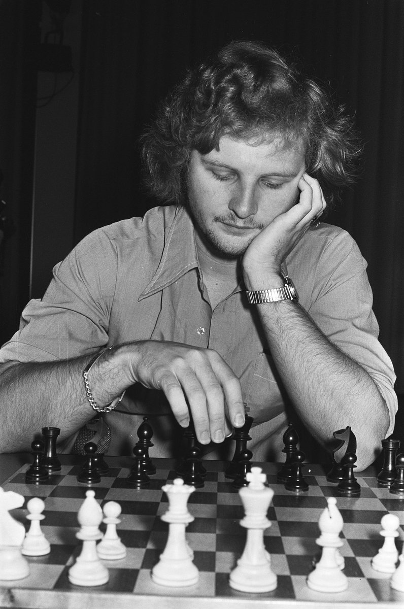 1976 Live tweet media
