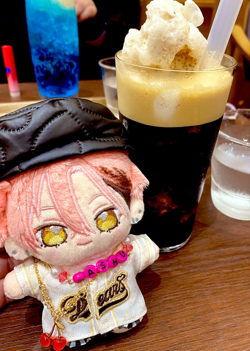 0709Keyhand's tweet photo. ライビュ楽しかった〜！☺️
舞珠のぱしゃも交換して頂いてありがたすぎて😭🩷グッズ交換やお譲り頂いた皆様ありがとうございました！✨
不安を抱えながら行ったけどライビュ後はジュイスの印象がありすぎて帰りの車のトークめちゃくちゃ楽しかった😂 https://t.co/NHqsprv3R7
