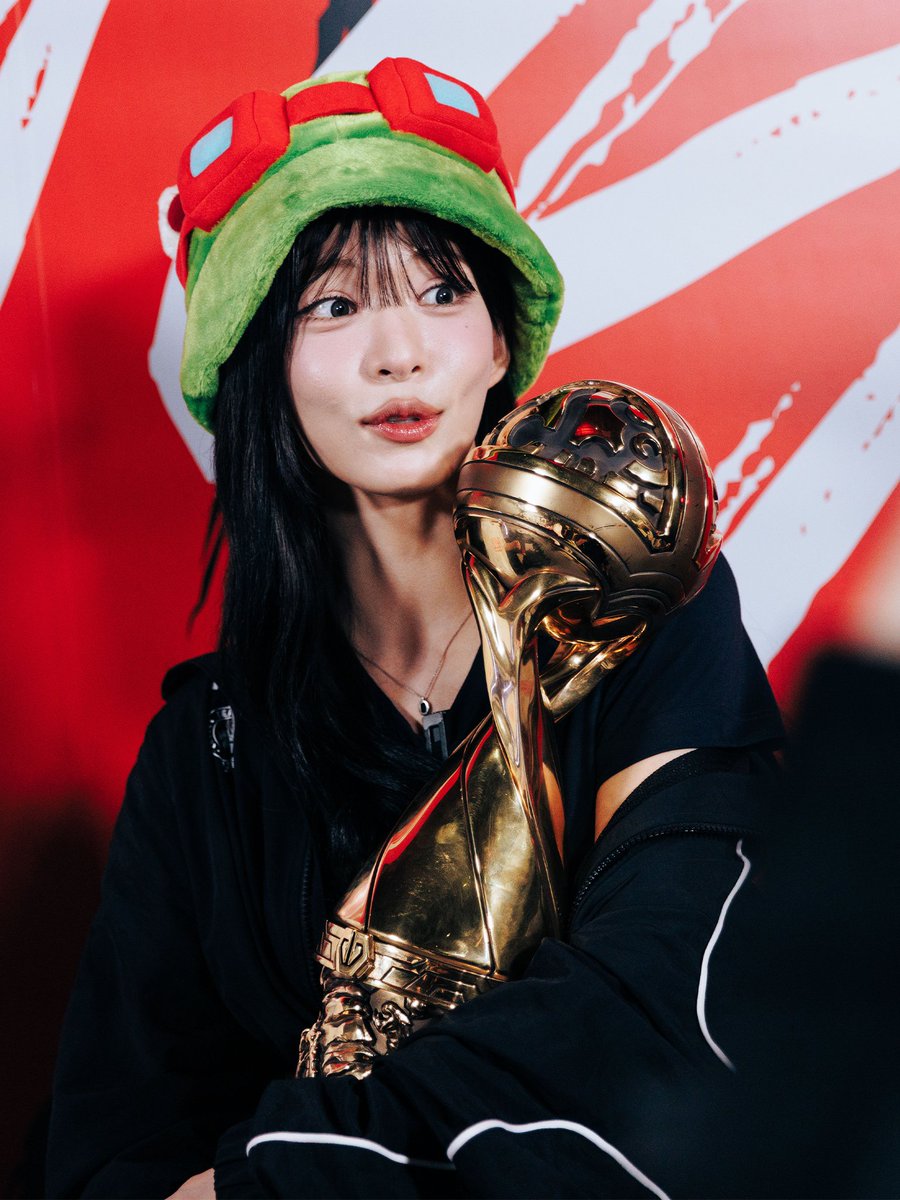 lolesports tweet picture