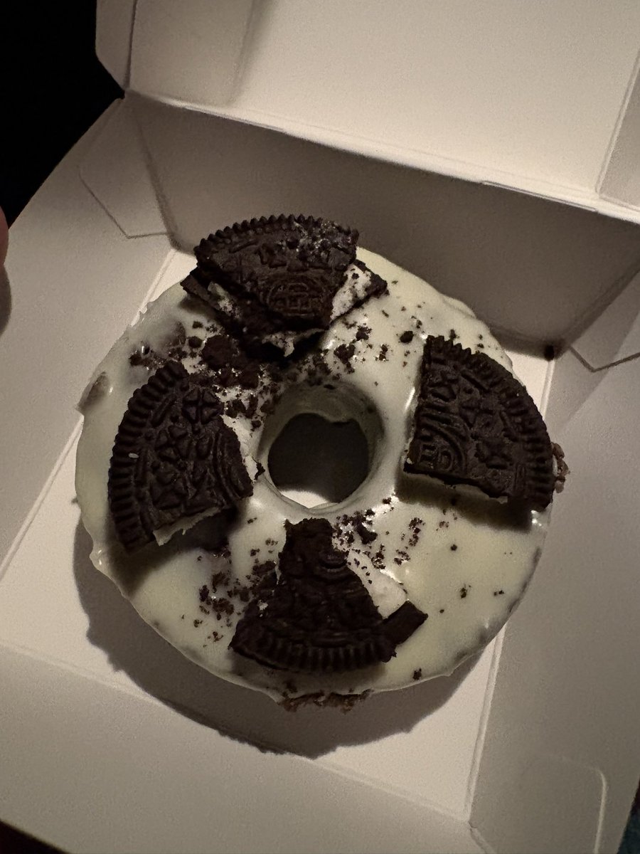inaforce's tweet photo. さむかわえのドーナツ屋🍩 https://t.co/rgvbsBRHIM