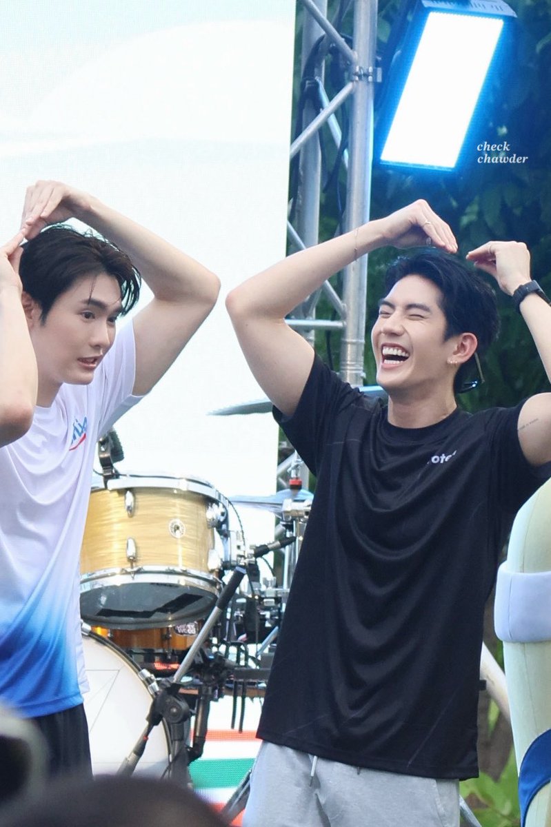 checkchawder's tweet photo. you so cute เวลา you ยิ้มมมมม

#ProtenxSeatawinan #DNAxBookKasidet
#sea_tawinan #kasibook https://t.co/jOMT3a79Y2