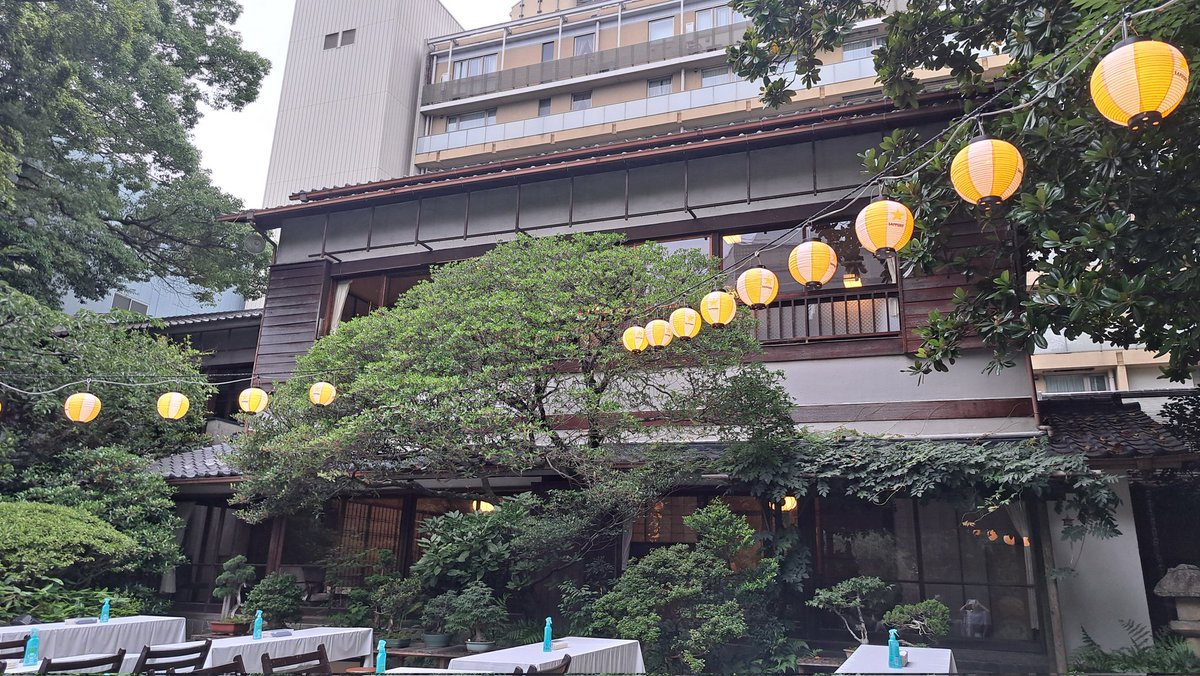 hiromix_MB's tweet photo. 静岡にて
慶喜の元邸宅の料亭でまさかのビアガーデンを開催中
一生入ることが出来ないと思っていたのでとても感動
ごはんも美味しかった！ https://t.co/qtsWvhnvzn