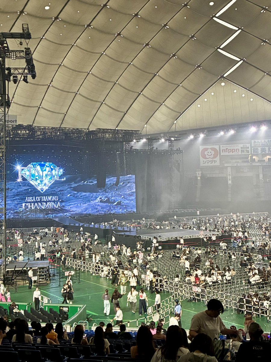 0716toshi's tweet photo. ちゃんみなAOD FINAL
一般販売で買った注釈付チケットとは思えないぐらい良い席なんだけど

ライブ始まったとたん何にも聞こえないから注釈かと思ったらガチトラブルだった

#ちゃんみな
#東京ドーム https://t.co/FF5owZ121z