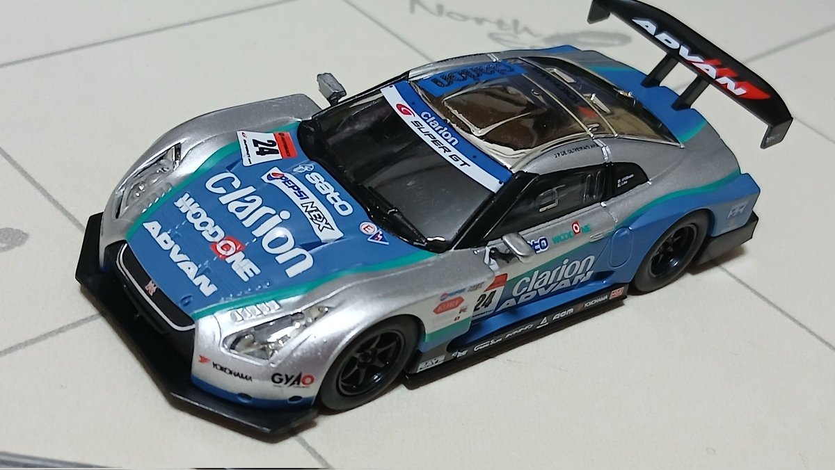 コウスケ)今日買ったミニカーの京商製1/64スケール「WOODONE ADVAN