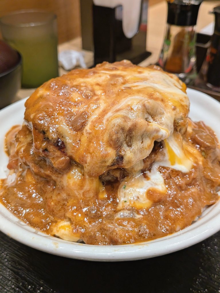 デカ盛りラーメン食べてます(デカさん)🍜 tweet media